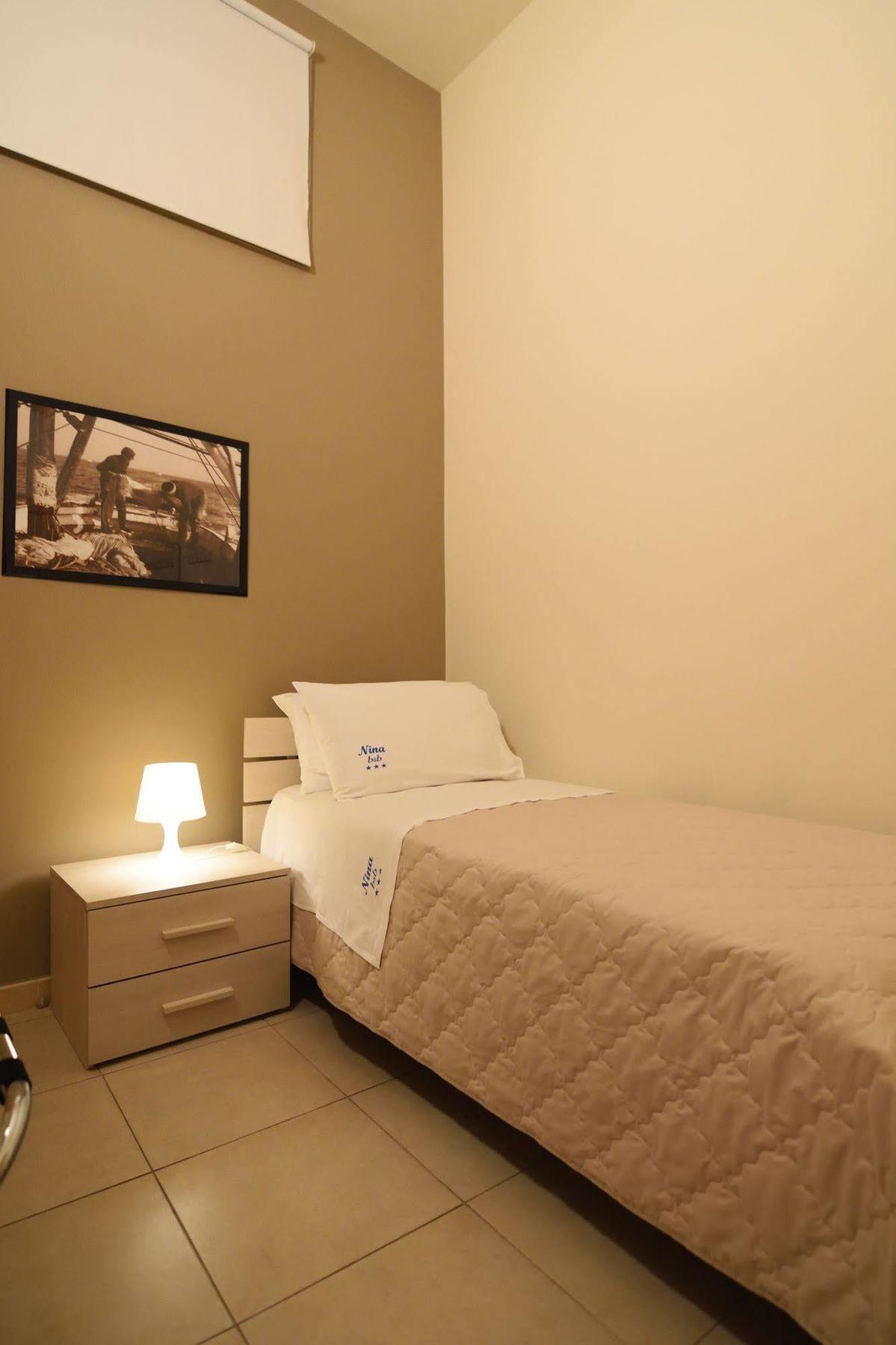 Couette-café Nina Giardini-Naxos