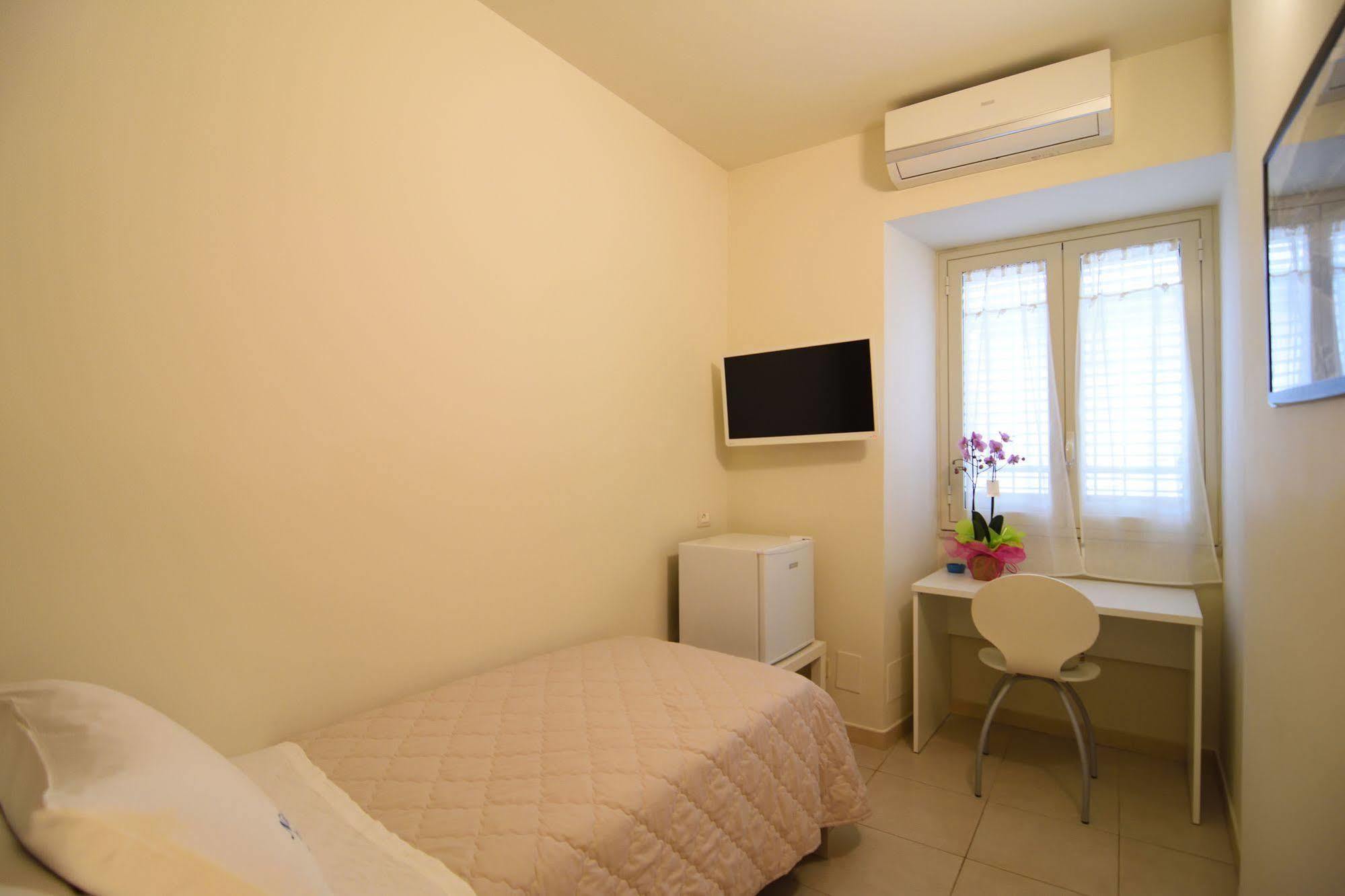 Nina 3* Giardini-Naxos